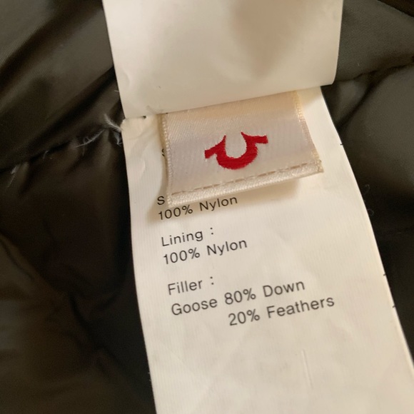 TRUE RELIGION VEST LIKE NEW100%Authentic - Picture 5 of 5